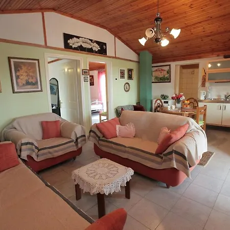 Tatil Evi Georgia's Summer Nea Kallikrateia